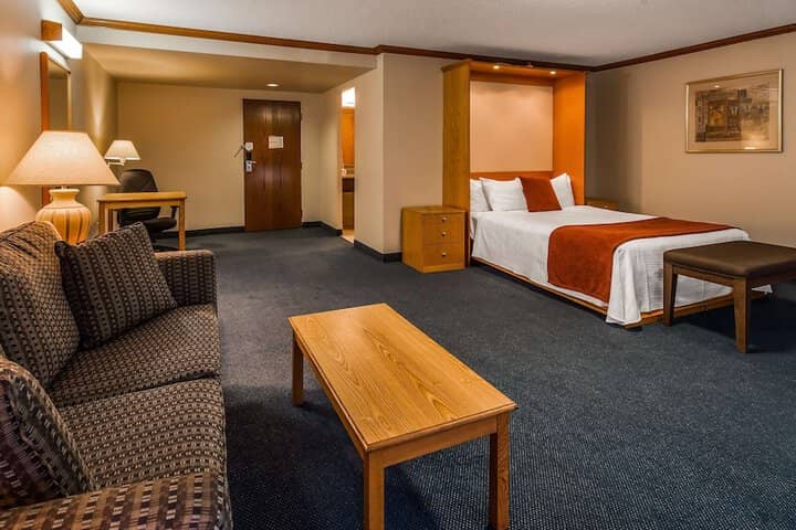 Room 12 of 37